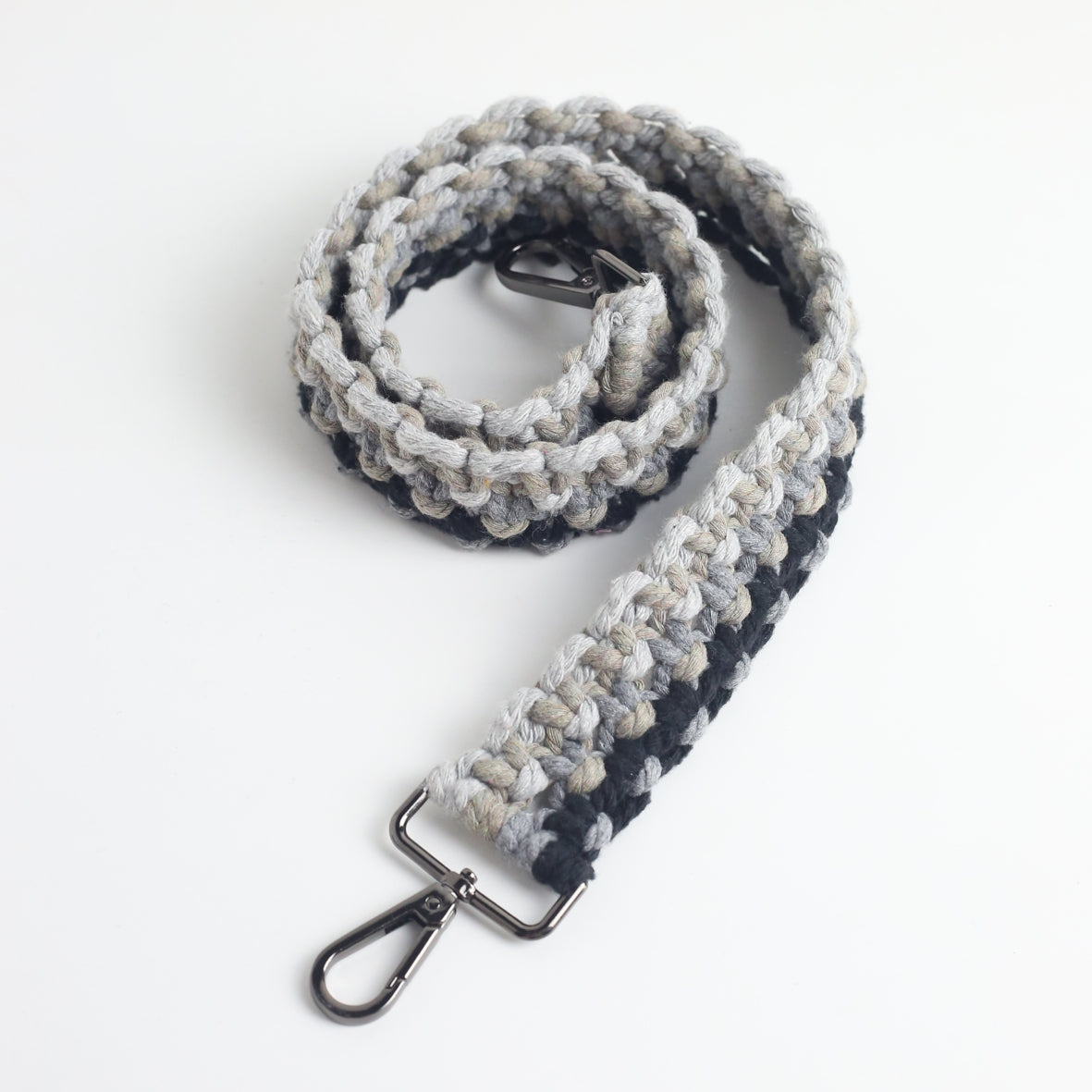 BRILLIANT STRAP BLACK