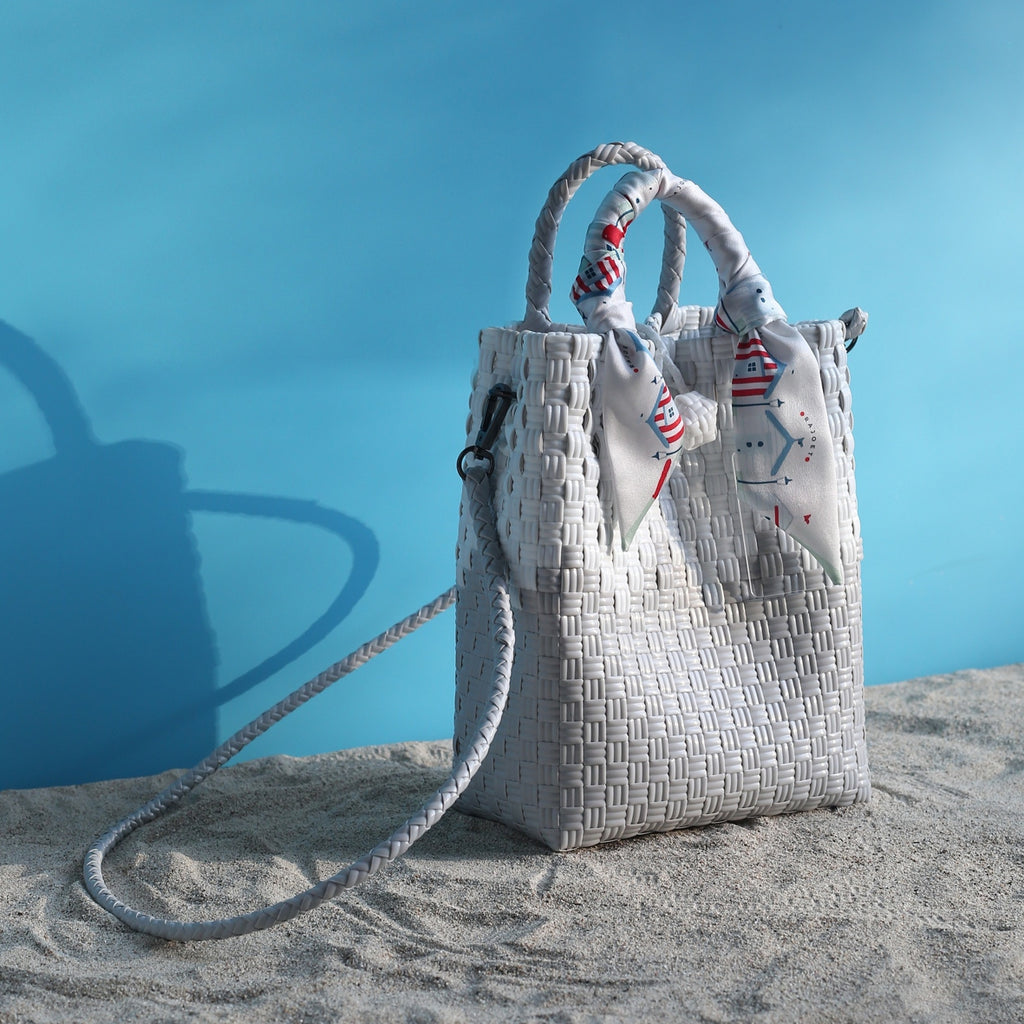 BUILD ME A BEACH HOUSE