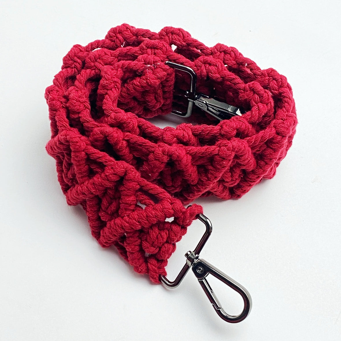 MACRAME STRAP MAROON